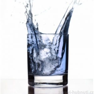 Pitná voda: Z kohoutku nebo balená?
